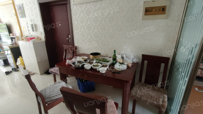 京汉一期 一楼带院 两居室 通透 房证满五 可按揭-餐厅