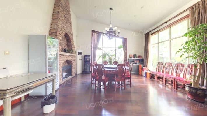 康虹佳园(别墅)二手房实景图