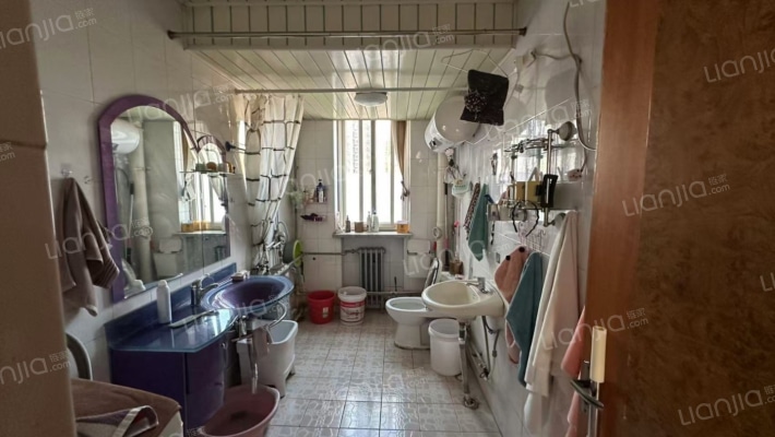 六十七处家属楼 3室2厅 南 北-卫生间