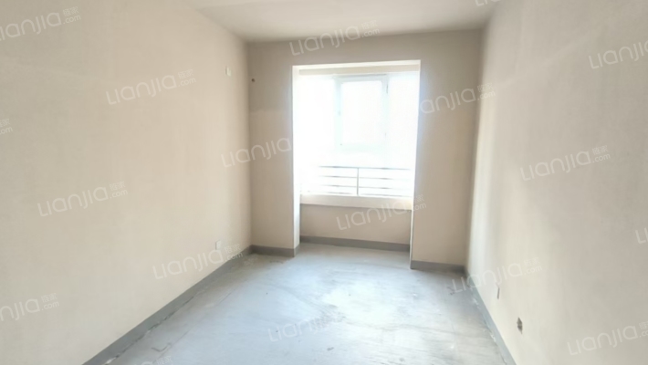 水岸花城高七位置中低楼层无遮挡，采光好-卧室A