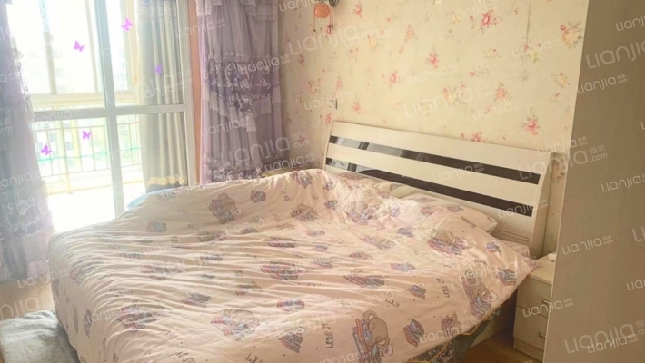 德信公园，南北通透，中医院，两居-卧室A