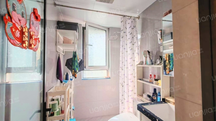 精装修三居室  位置好   好楼层 全天采光 价格合适-卫生间A