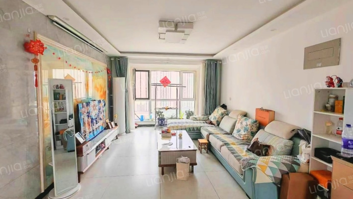 急售三利南北向四居，精装修，价格美丽可小叨-客厅