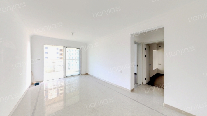 碧桂园·翡翠湾二手房实景图