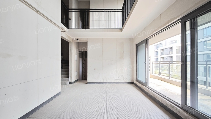 融创隐溪晓院3期二手房实景图