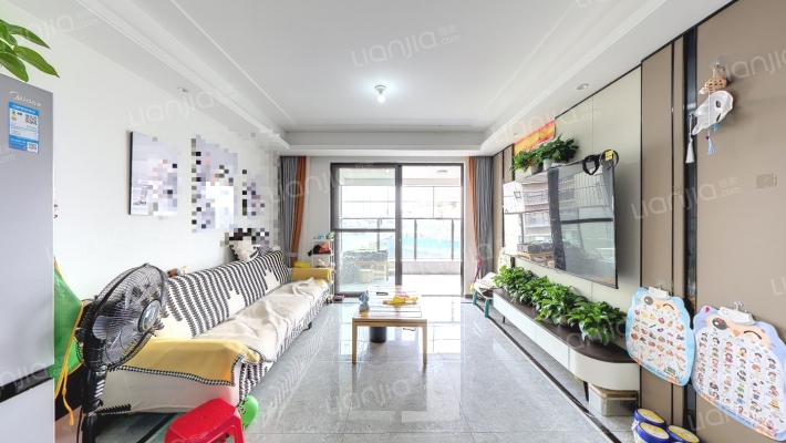 彰泰江景湾二手房实景图