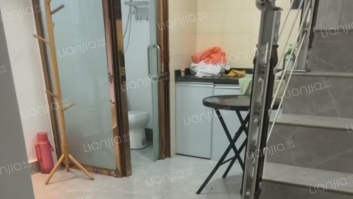 富仕公寓二手房实景图