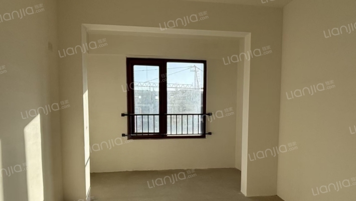 房子格局户型方正    采光没有遮挡   交通便利-卧室B