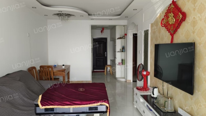 小区清净，在楼上就能看到大石桥批发市场，有838车-餐厅