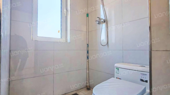 占领北京界板块，坐享城市规划利好，精装三居售62万-卫生间