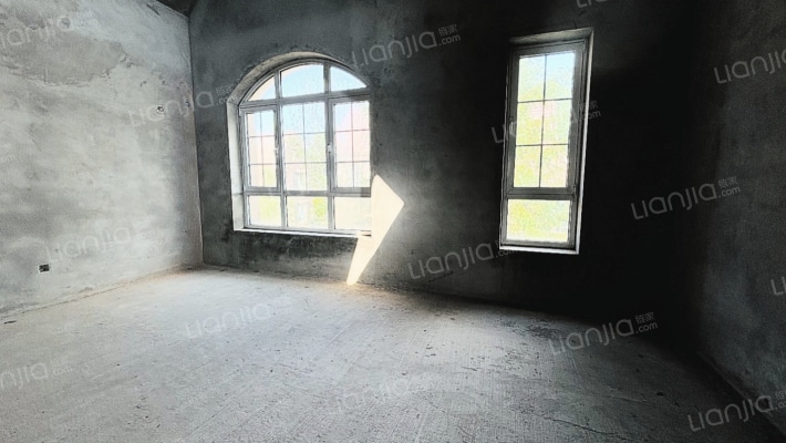 独栋别墅北入户南花园一层二个卧室二楼二个卧室满五年-卧室A