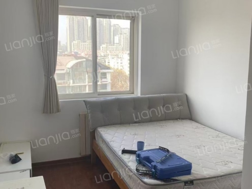 合租·新岭花园三期 5居室 北卧