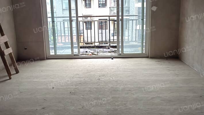 袭汇果岭春天二手房实景图