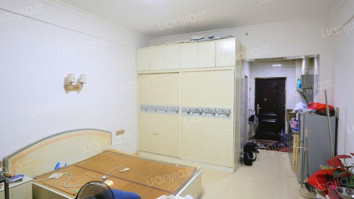 华东装潢建材城二手房实景图