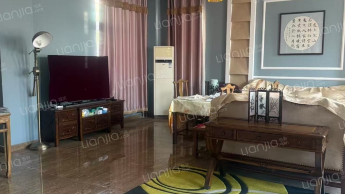 70年大产权，房证满二，次新房，通勤北京，交通方便。-客厅