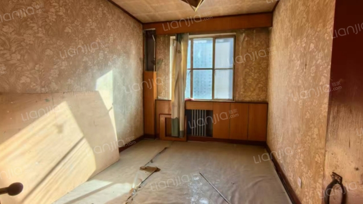 二康东北侧低价三居 房本满五 过度不错-卧室C