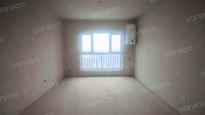 北京界三利中和城南北通透大两居，户型好门口838车站-客厅