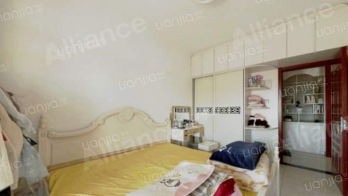 此房满五不唯一，配套设施齐全，交通便利，采光充足.-卧室A