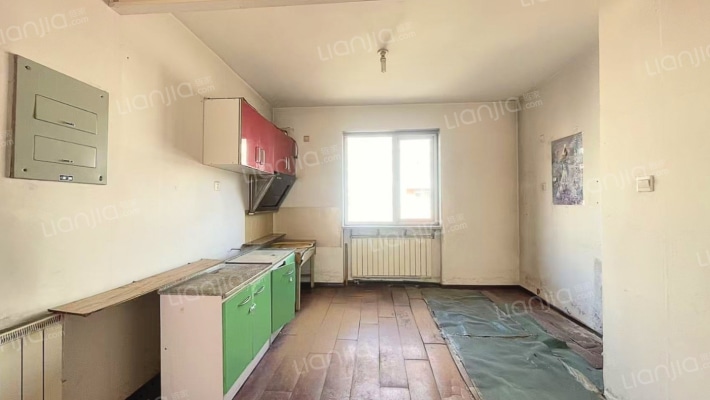 广安B区   复式楼  4居室   70年产权-厨房