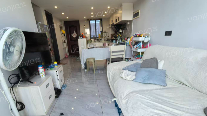 松湖兰莛二手房实景图