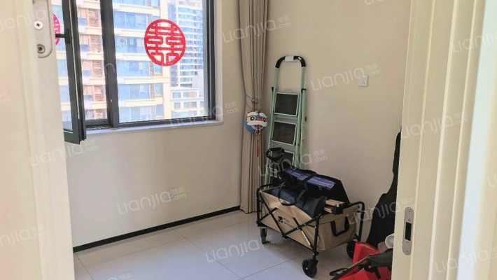 精装修婚房，品牌家具家电，电动沙发-卧室C
