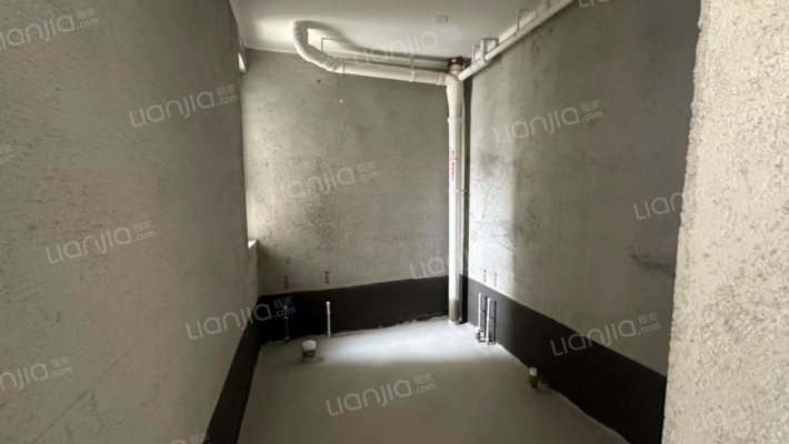 华阳东路品质社区凤麟府小洋房三居出售-卫生间B