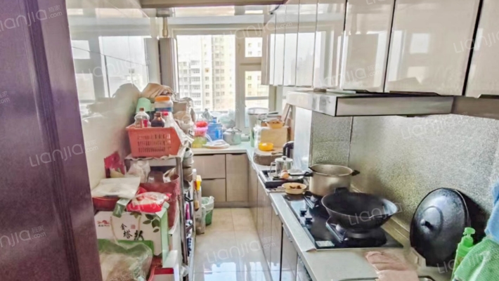 南湖广场新兴街地铁站3楼精装修拎包入住-厨房