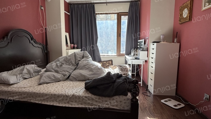 业主急售，尔湾下叠中间户，精装修，带车位-卧室C