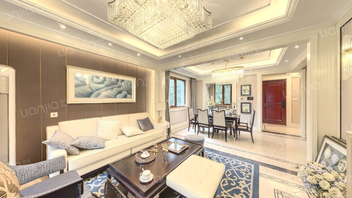 鸿坤理想尔湾，精装修上叠边户，带40平花园，带车位-客厅