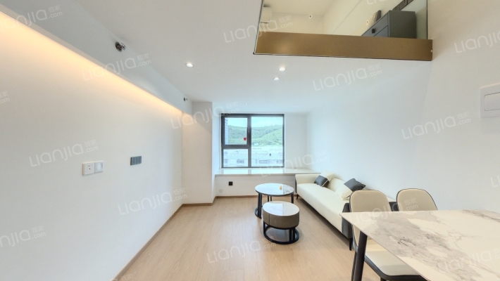 云成中心二手房实景图