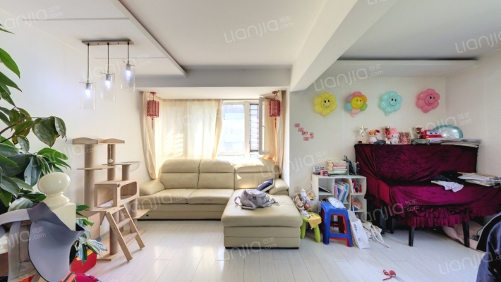 依云北郡B区二手房实景图