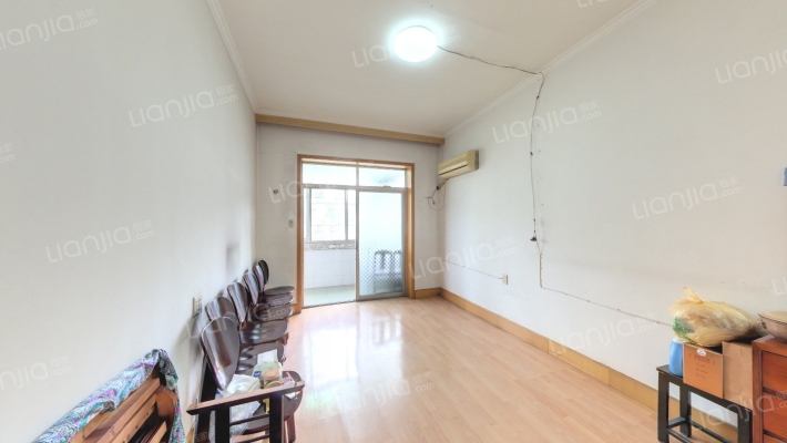 凯旋路184号二手房实景图