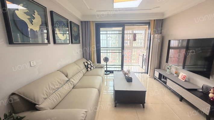 中央御景东区二手房实景图