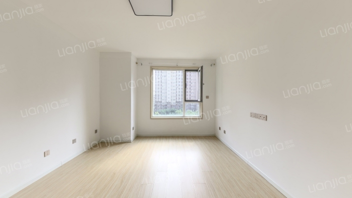 万浦小镇B区二手房实景图