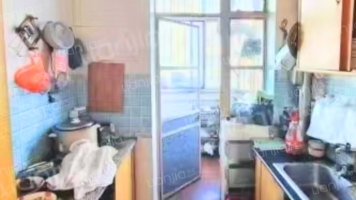 满五唯一南北三居室 总价低 2层-厨房