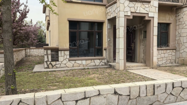 京都颐和城园区牛津小镇联排别墅区295大平米-客厅B