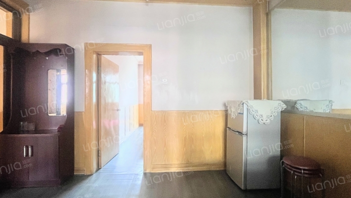 采光好，配套齐全，购物方便，交通便利。-餐厅