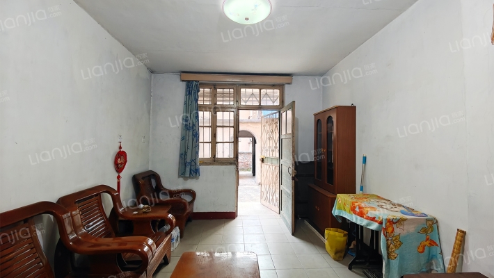 食品公司宿舍二手房实景图