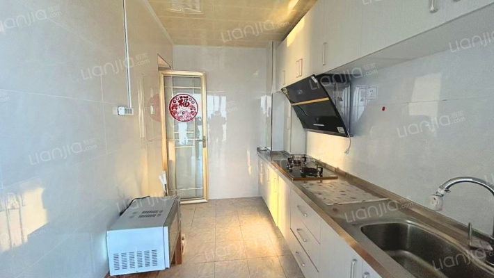 华阳路集中供暖电梯房 中高楼层，三居室-厨房