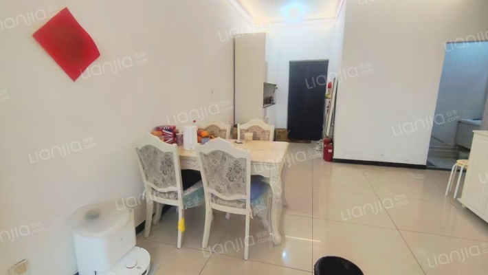 开发区 公园壹号 西向2居室 精装满五 一层 随时看房-餐厅