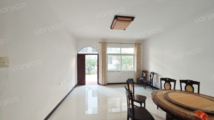 世纪新苑二手房实景图