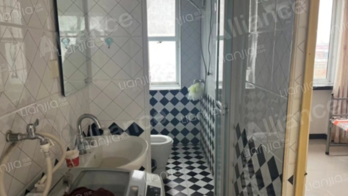 涿州朝阳路主路上   满两年  南北通透  诚意出售-卫生间