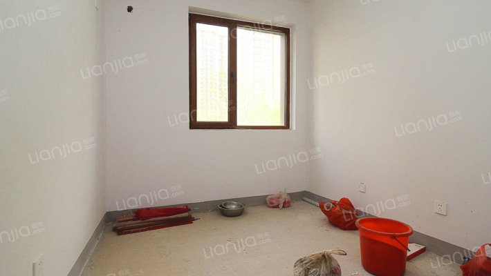 高铁新干线 4室1厅 南 北-卧室A