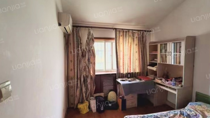 金冠家园 3室2厅 南 北-卧室B