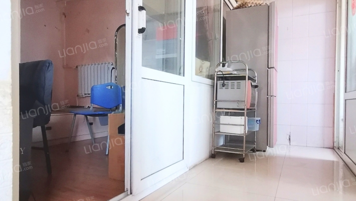 交通便利，生活便捷，房本满五，配套完善-门厅