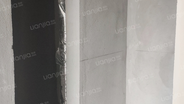 急售三利东区南北向三居，毛坯，价格美丽-卫生间