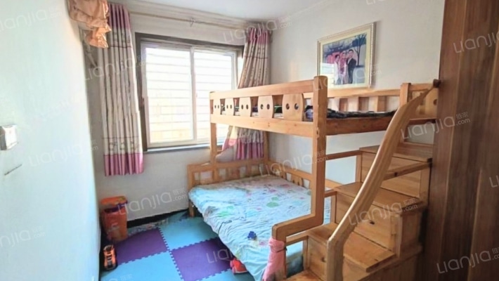 房子南北通透三居，中间楼层，双卫，精装-卧室C