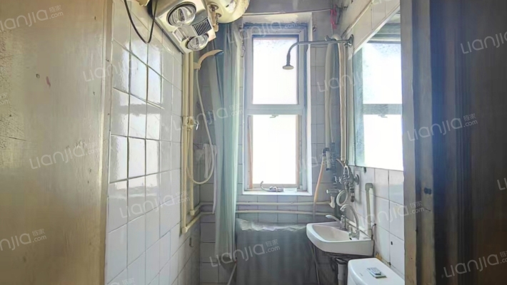 铁道部建厂局家属楼 2室1厅 南-卫生间