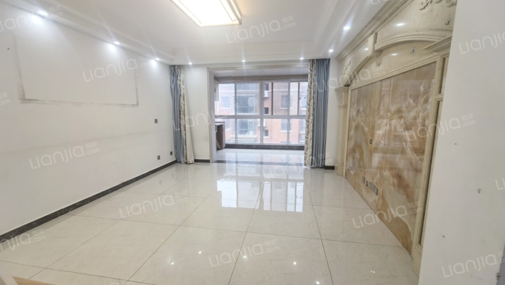 蓝庭国际二手房实景图