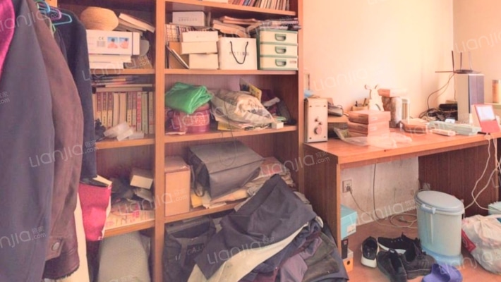 华阳主路 金地小区 低楼层 大三居-卧室C